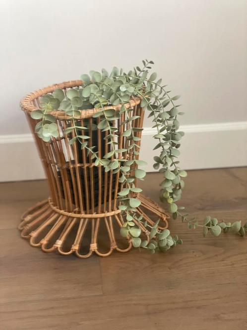 Vintage rotan plantenmand, Huis en Inrichting, Woonaccessoires | Schalen en Manden, Zo goed als nieuw, Mand, Rond, Overige materialen