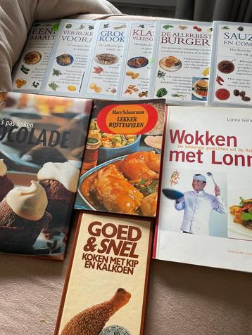 Kookboeken diverse modern en klassiek beschikbaar voor biedingen