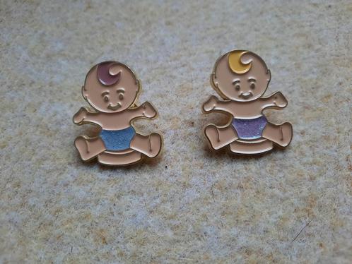 2 grappige pins van baby's te koop, Verzamelen, Speldjes, Pins en Buttons, Nieuw, Speldje of Pin, Overige onderwerpen, Ophalen of Verzenden