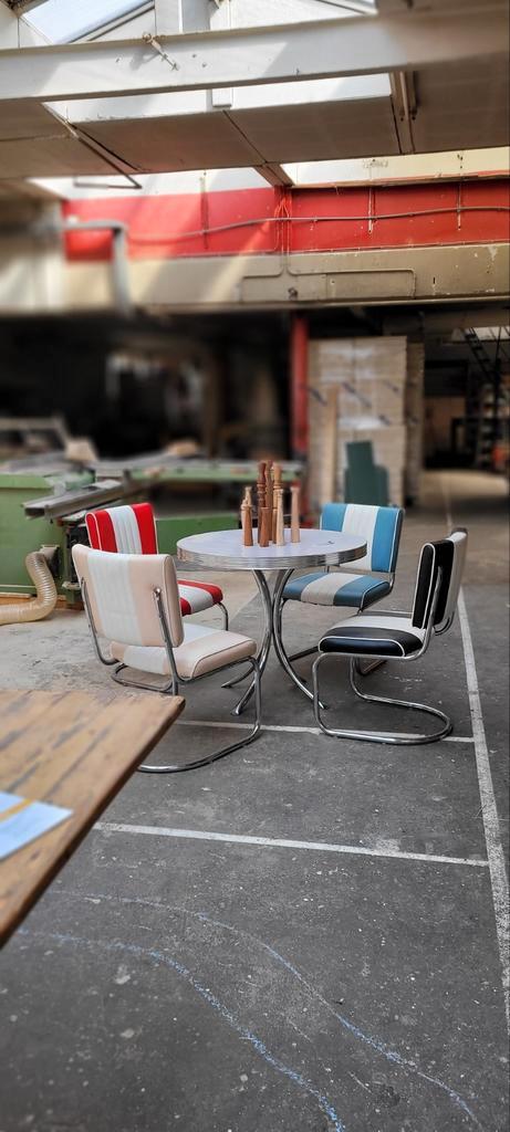 Jaren 60 Eetkamerset - Tafel + 4 Stoelen, Huis en Inrichting, Complete eetkamers, Zo goed als nieuw, 4 tot 6 stoelen, Ophalen