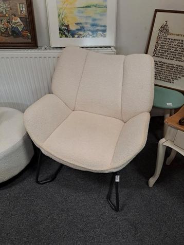 2 Stuks Moderne Fauteuils beschikbaar voor biedingen
