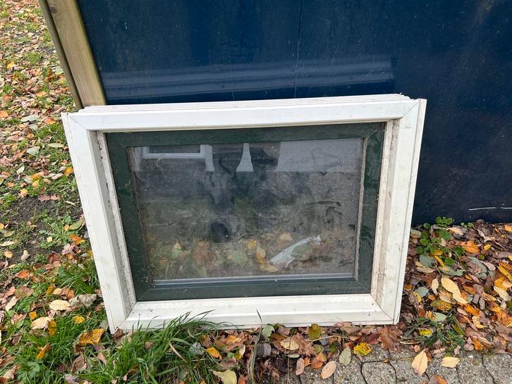 Kunsstof kozijn draai kiep, Doe-het-zelf en Verbouw, Kozijnen en Schuifpuien, Zo goed als nieuw, Raamkozijn, Kunststof, 75 tot 150 cm