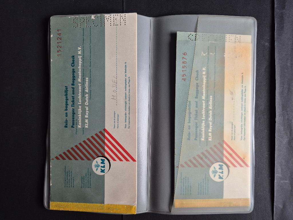 KLM mapje met 3 KLM tickets uit de jaren 50 (K1212), Ophalen of Verzenden, Gebruikt, Kaart, Foto of Prent