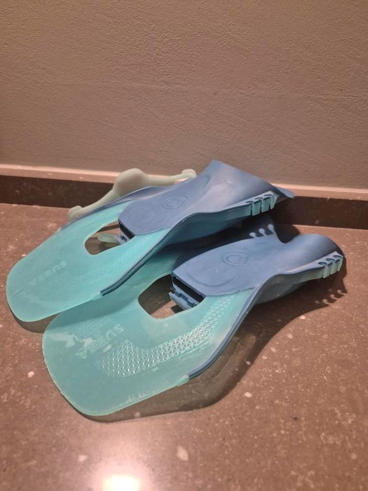 Verstelbare zwemflippers, Kinderen en Baby's, Kinderkleding | Schoenen en Sokken, Zo goed als nieuw, Jongen of Meisje, Ophalen of Verzenden