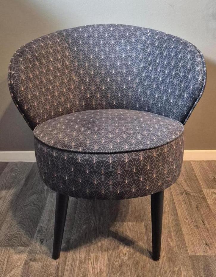 WOOOD Bo fauteuil - Velvet stof (zwart/goud), Huis en Inrichting, Fauteuils, Gebruikt, Stof, 50 tot 75 cm, 75 tot 100 cm, Ophalen