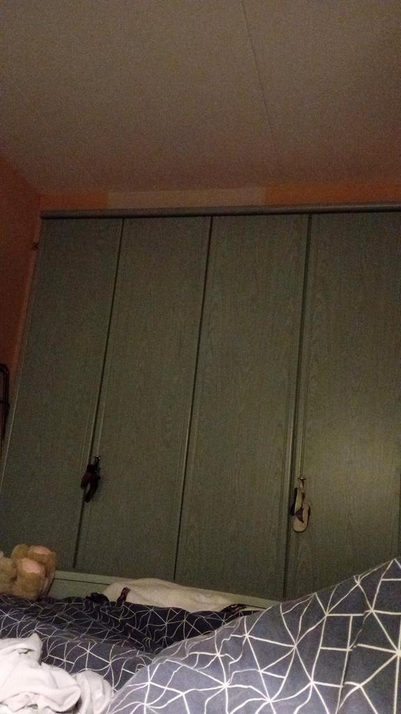 Bed met kast ombouw, Huis en Inrichting, Kasten | Kledingkasten, Gebruikt, 150 tot 200 cm, 150 tot 200 cm, 50 tot 75 cm, Met deur(en)