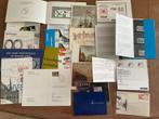 Doos vol filatelistische carnets, mapjes, kerstgr ceo ptt, Postzegels en Munten, Verzenden