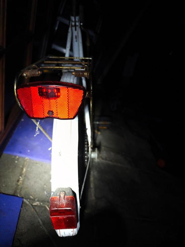 Oude vouwfiets wit opknapper
20" wielen., Fietsen en Brommers, Fietsen | Vouwfietsen, Gebruikt, 20 inch of meer, Ophalen