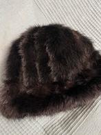 Gebreide muts met nerts trim, Ophalen of Verzenden, Zo goed als nieuw, One size fits all, Hoed