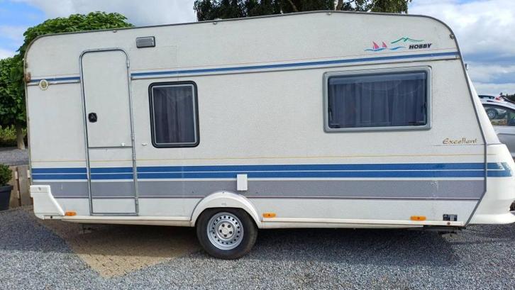 Caravan merk Hobby, Caravans en Kamperen, Caravans, Particulier, tot en met 3, 750 - 1000 kg, Treinzit, Hobby, Dwarsbed, Vast bed