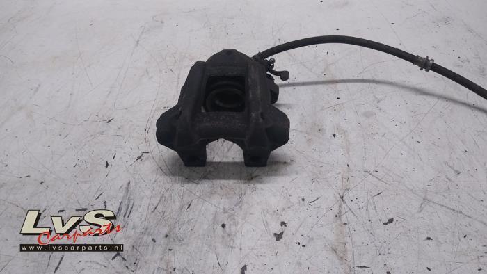 Remklauw (Tang) rechts-voor van een BMW 1-Serie, Auto-onderdelen, Remmen en Aandrijving, BMW, Gebruikt, 3 maanden garantie, Ophalen of Verzenden