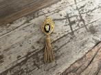 Vintage broche cameo met kwastje, Overige materialen, Ophalen of Verzenden, Zo goed als nieuw, Goud