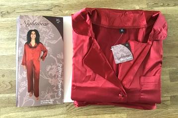 Pyjama XL/46 *NIEUW* rood satijn beschikbaar voor biedingen