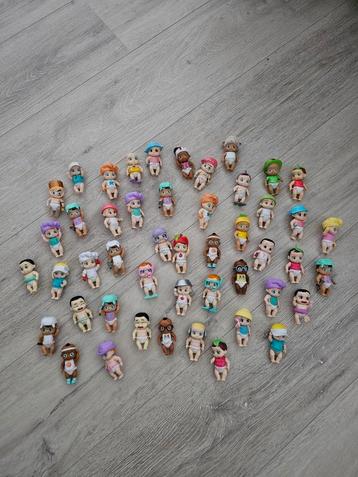Baby secrets poppetjes 48 stuks  beschikbaar voor biedingen