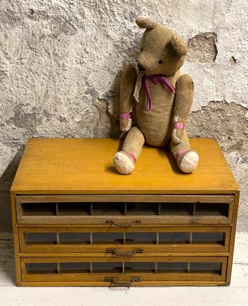 Brocante oud garenkastje / fournituren kastje 3 lades beschikbaar voor biedingen