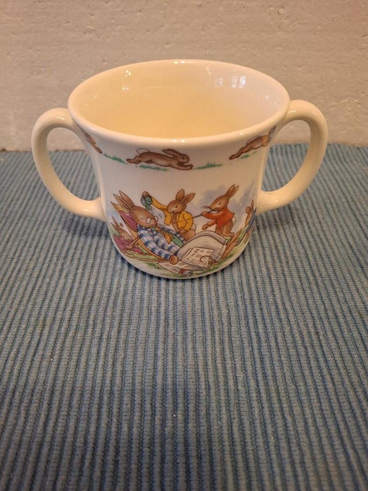 Bunnykins - Royal Doulton - mooie mok met konijntjes, Antiek en Kunst, Antiek | Servies los, Ophalen of Verzenden