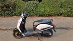 Scooter gaat weg omdat ik een auto heb gekocht., Fietsen en Brommers, Scooters | SYM, Ophalen, Zo goed als nieuw, Benzine, Overige modellen