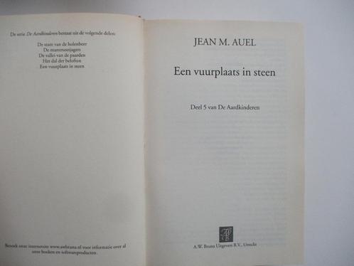 Jean M. Auel, De vuurplaats in steen, Boeken, Romans, Zo goed als nieuw, Amerika, Verzenden