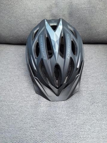 MTB helm kleur grijs /zwart beschikbaar voor biedingen