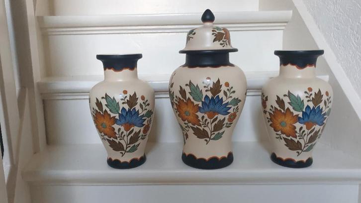 3-delig kaststel. "Flora", Handwerk Gouda plateel Holland, Antiek en Kunst, Antiek | Keramiek en Aardewerk, Ophalen of Verzenden