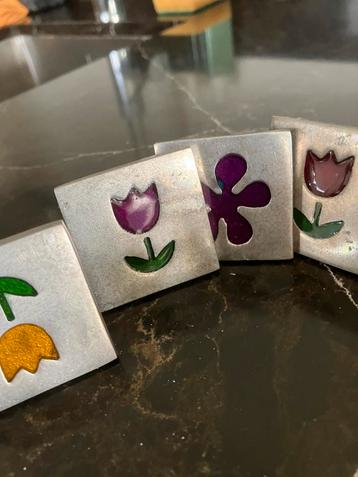 Servetringen 8 stuks beschikbaar voor biedingen