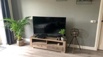 Tv meubel beschikbaar voor biedingen
