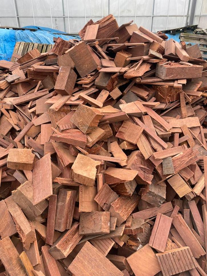 Azobe hardhout gedroogd haardhout *stapelkorting*, Tuin en Terras, Haardhout, Blokken, Overige houtsoorten, Minder dan 3 m³, Ophalen