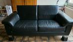 Zwarte lederen tweezitsbank in goede staat, Ophalen, Gebruikt, 150 tot 200 cm, Tweepersoons
