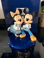 Disney parks  50 anniversary wdw mickey & minnie beeld, Verzamelen, Ophalen of Verzenden, Mickey Mouse, Zo goed als nieuw, Beeldje of Figuurtje