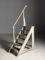 Bibliotheektrao grijs wit klassiek, Doe-het-zelf en Verbouw, Ladders en Trappen, Ophalen, Minder dan 2 meter