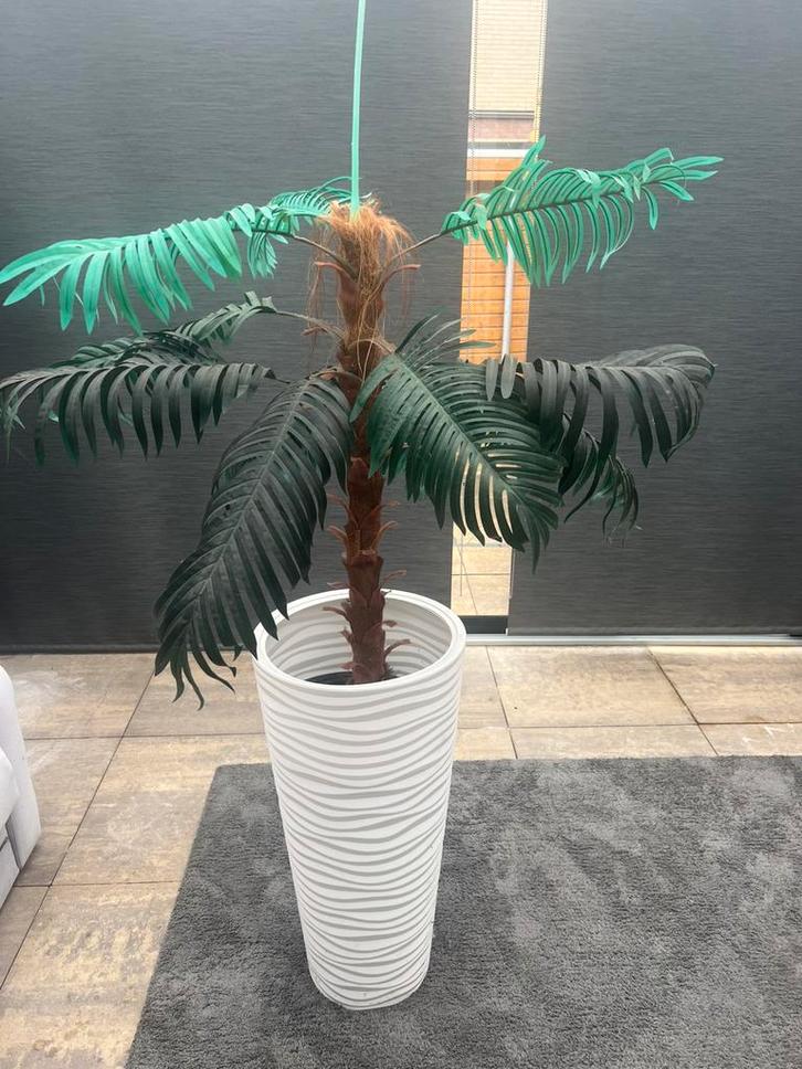 Kunst Palmboom met Vaas, Huis en Inrichting, Kamerplanten, Palm, Minder dan 100 cm, Groene kamerplant, Halfschaduw, In pot, Ophalen of Verzenden