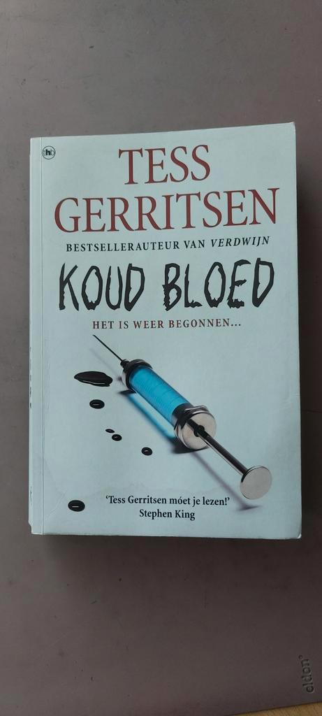Tess Gerritsen - Koud bloed, Boeken, Thrillers, Zo goed als nieuw, Nederland, Ophalen of Verzenden