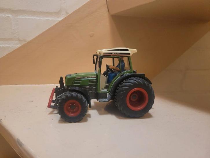 Siku Fendt 208S voor dubbellucht/achter gazonbanden, Hobby en Vrije tijd, Modelauto's | 1:32, Zo goed als nieuw, Tractor of Landbouw