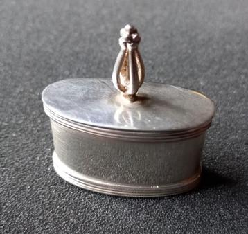 Zilveren zalf of make-updoosje, 835 zilver beschikbaar voor biedingen