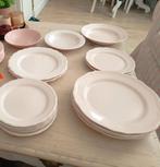 Roze servies. 43 stuks, Huis en Inrichting, Ophalen, Zo goed als nieuw, Bord(en), Overige stijlen