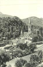 (381-348-009) Lourdes La Basilique, Verzenden, Frankrijk