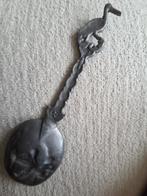 Tinnen lepel, Ophalen