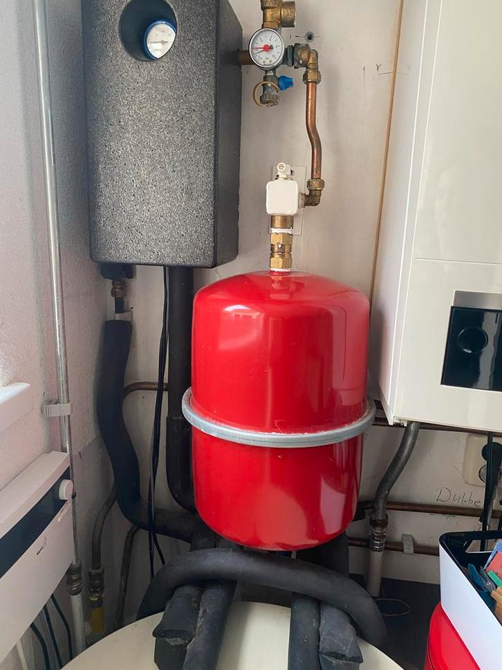 Nefit Zonneboiler - Complete Set met Panelen, Doe-het-zelf en Verbouw, Geisers en Boilers, Gebruikt, Boiler, 100 liter of meer