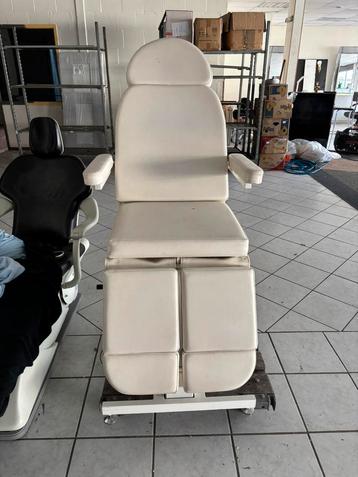 2 behandelstoelen mag voor elk aannemelijk bod weg beschikbaar voor biedingen