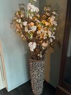 Mooie hoge vaas met kunstbloemen, takken, lampjes, Ophalen, Zo goed als nieuw