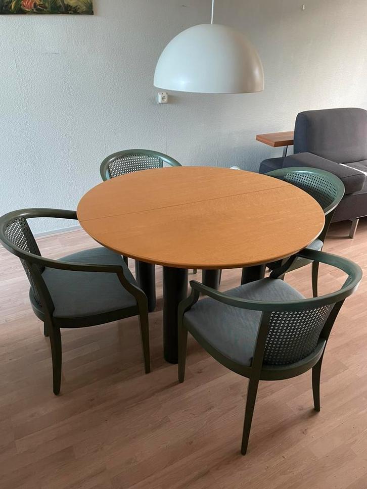Vintage uitschuifbare eetkamertafel met vier stoelen, Huis en Inrichting, Complete eetkamers, Gebruikt, 4 tot 6 stoelen, Ophalen of Verzenden