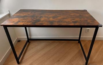 Bureau 120x60x76 cm-zo goed als nieuw, zelden gebruikt beschikbaar voor biedingen
