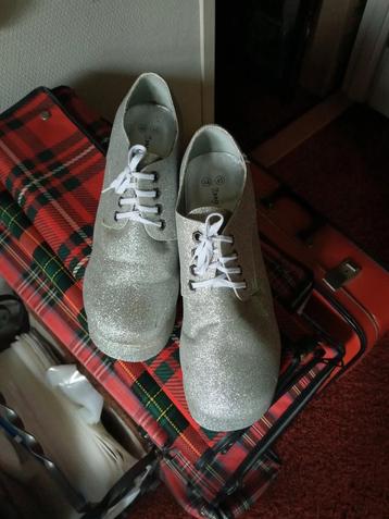 GARY GLITTER ZILVERKLEURIGE SCHOENEN beschikbaar voor biedingen