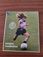 5361 Sticker Meisjes Voetballen!, Ophalen of Verzenden, Zo goed als nieuw
