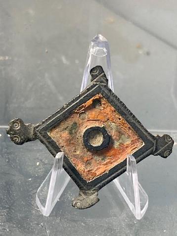 Romeinse broche - Bodemvondst beschikbaar voor biedingen