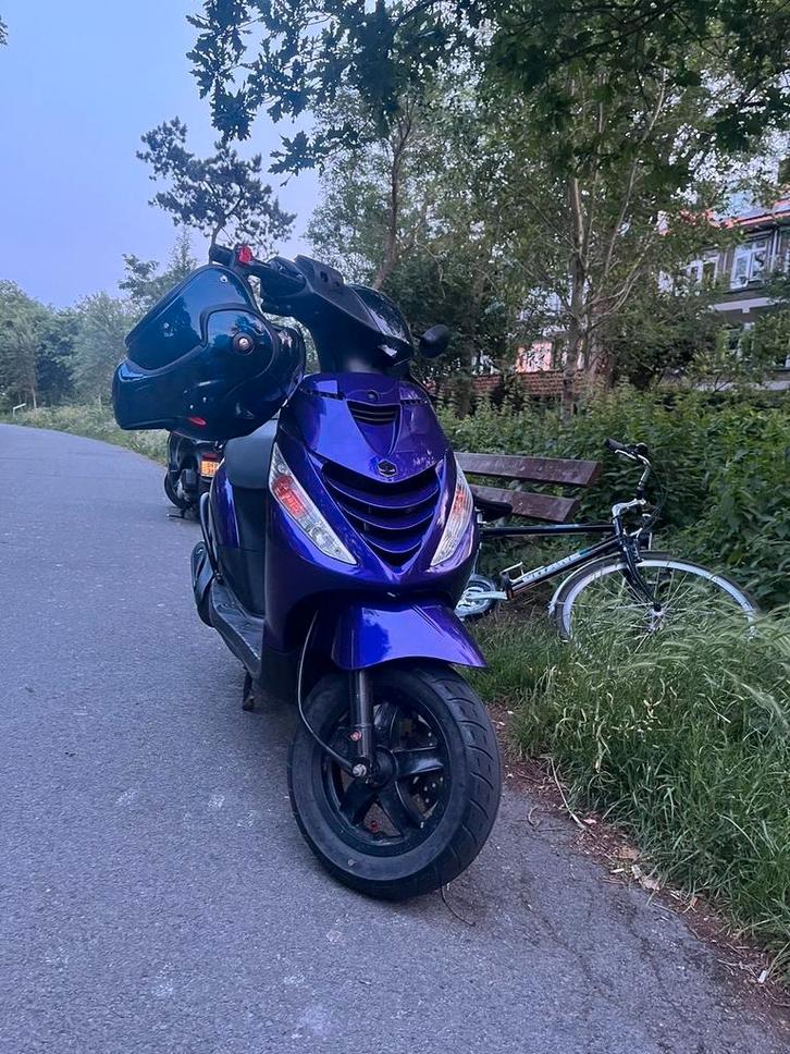 Piaggio zip 80cc 4t, Fietsen en Brommers, Scooters | Piaggio, Zo goed als nieuw, Zip, Maximaal 45 km/u, Benzine, Ophalen