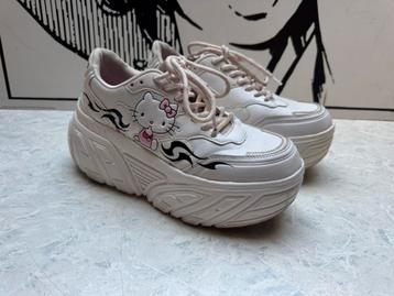 Hello Kitty X Berschka Sneakers (39) beschikbaar voor biedingen