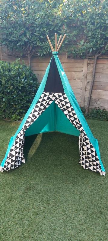 Leuke Tipi speeltent beschikbaar voor biedingen
