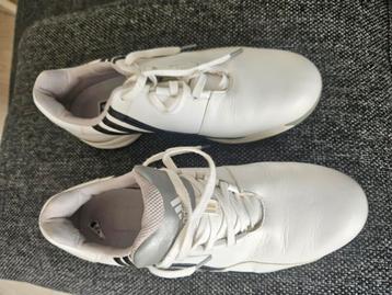 Nette adidas golfschoenen 41 3/4 beschikbaar voor biedingen