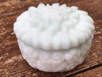 Curt Schlevogt opaline glas box/ doos. beschikbaar voor biedingen